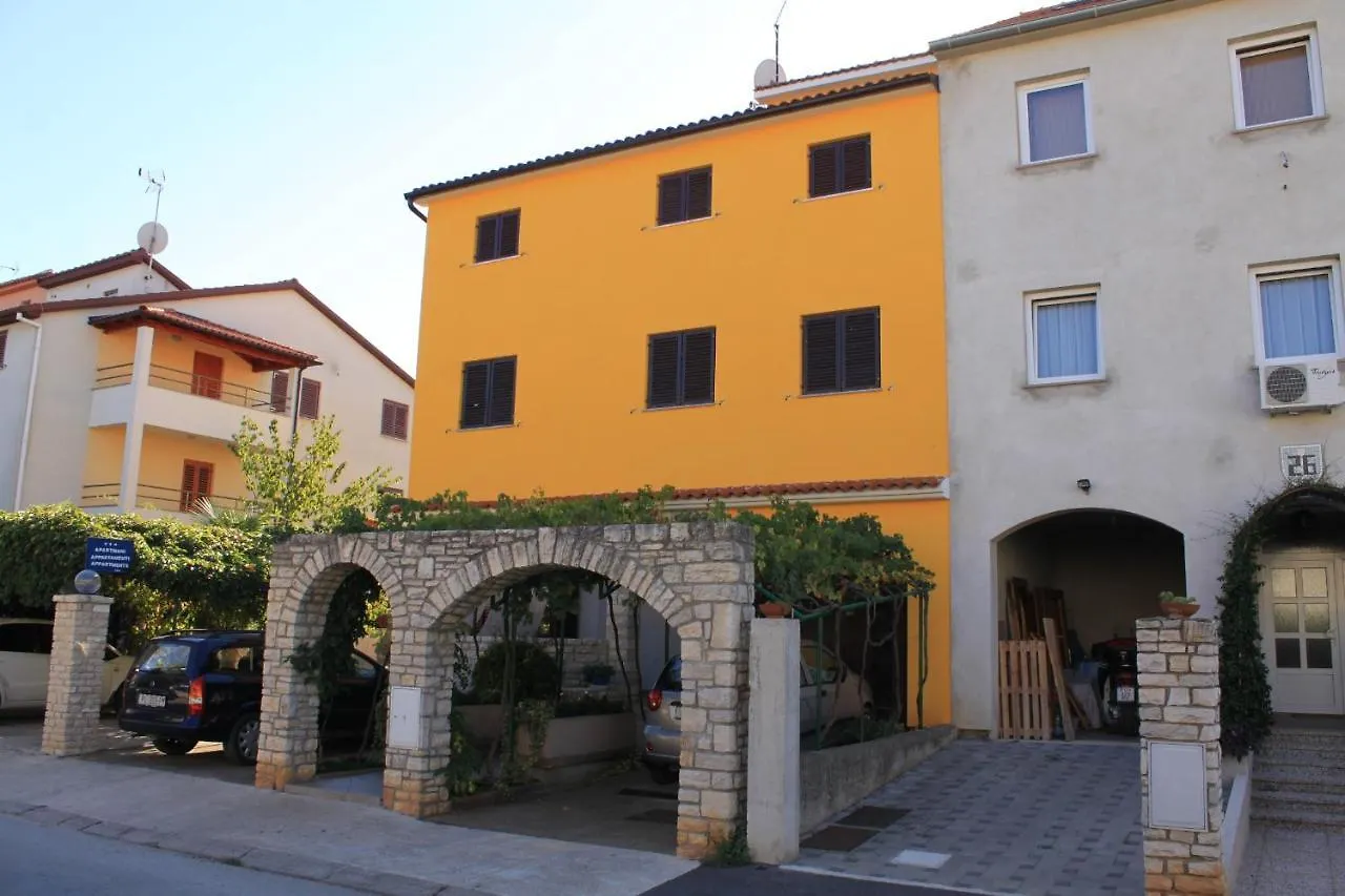 Apartment Studio Fazana 7234A Guest House Croatia
