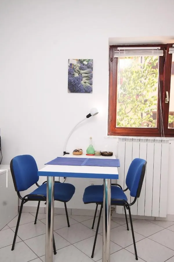Apartment Studio Fazana 7234A Guest House